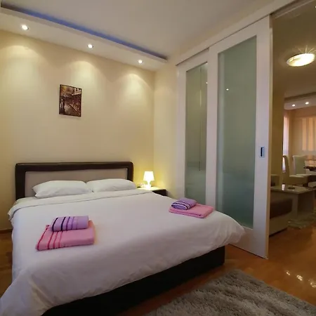 Delta Belville Apartment